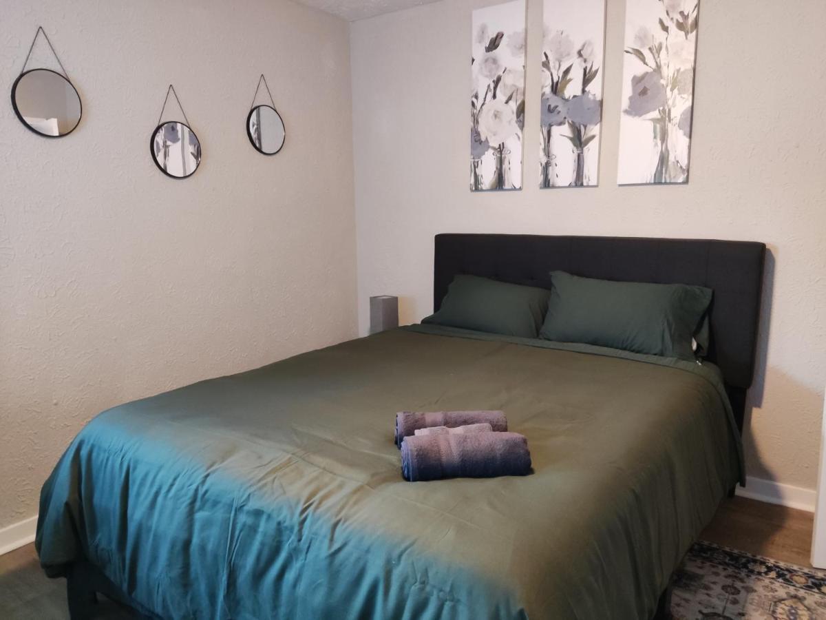 Tranquil Oasis - Private Rooms -Near Downtown インディアナポリス エクステリア 写真