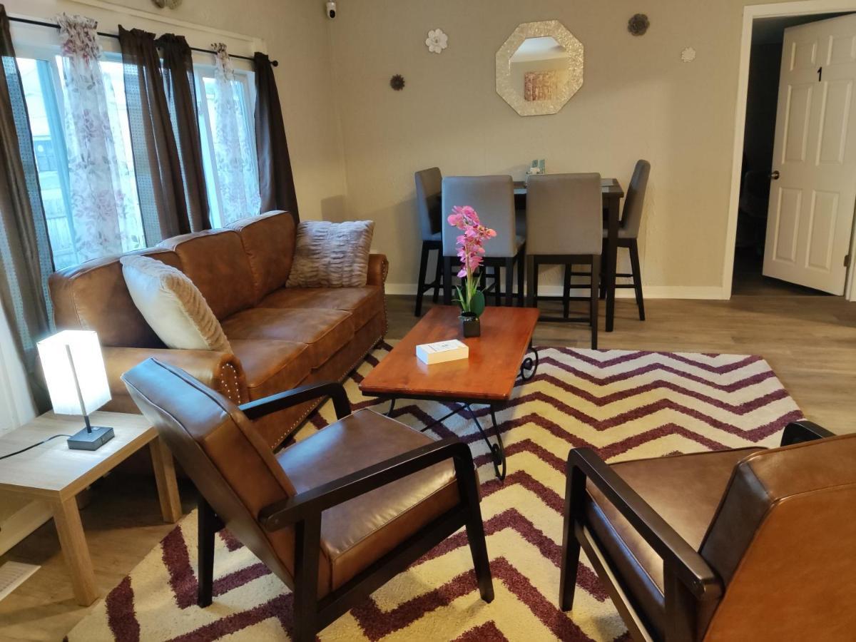 Tranquil Oasis - Private Rooms -Near Downtown インディアナポリス エクステリア 写真