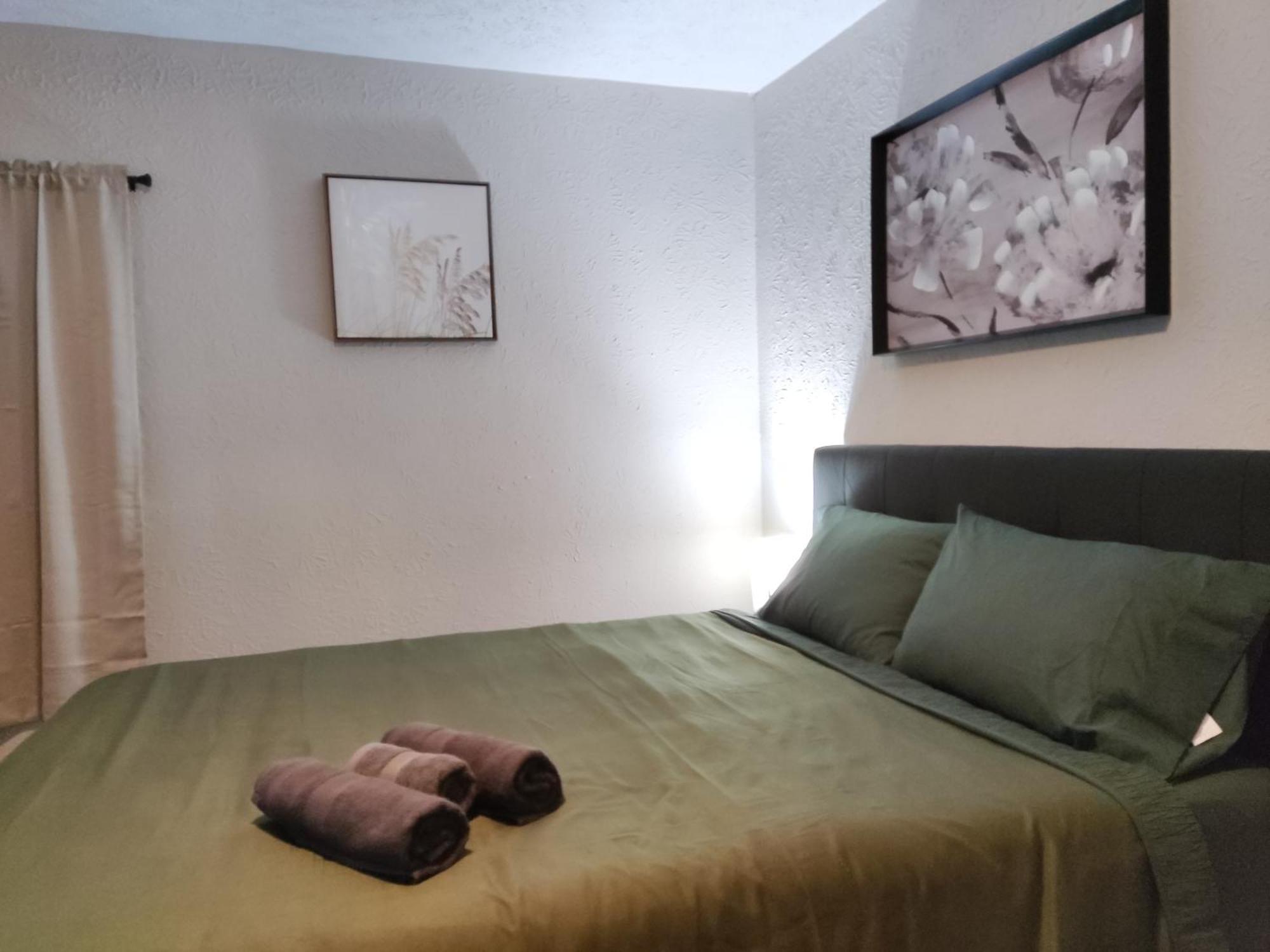 Tranquil Oasis - Private Rooms -Near Downtown インディアナポリス エクステリア 写真